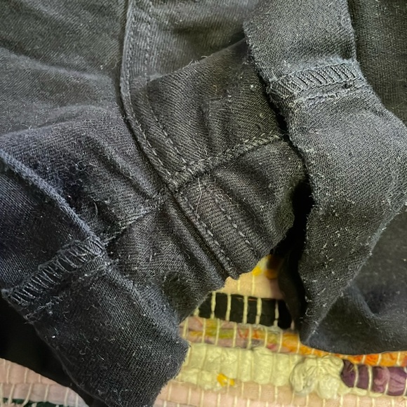 Universal Threads Black MIDI Denim Shorts-#1890+ - Picture 7 of 11